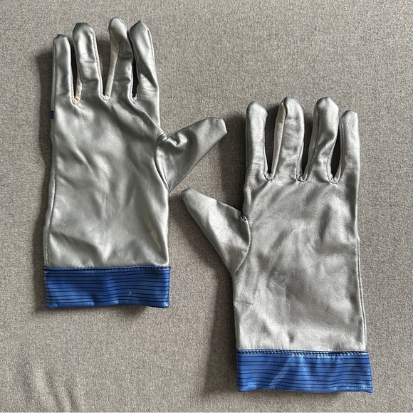 Disney Power Rangers Operation Overdrive  Logo Gloves, One Size - Picture 4 of 5